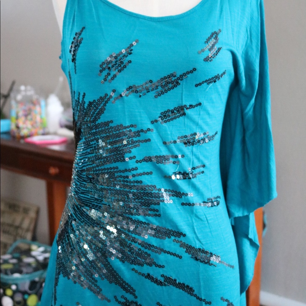 One shoulder top